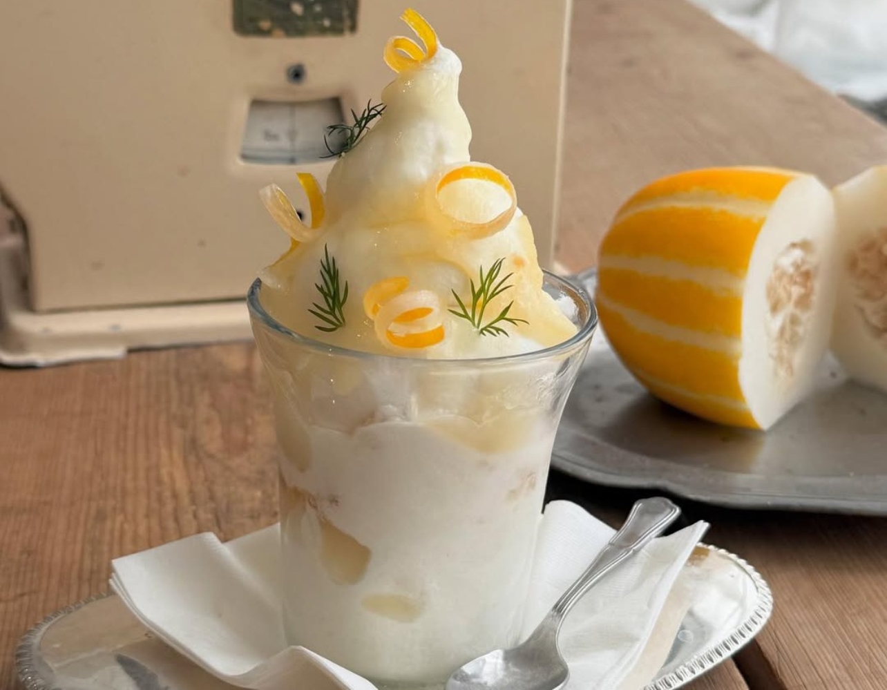  입안에서 톡! 싱그러운 참외 디저트 맛집 3곳