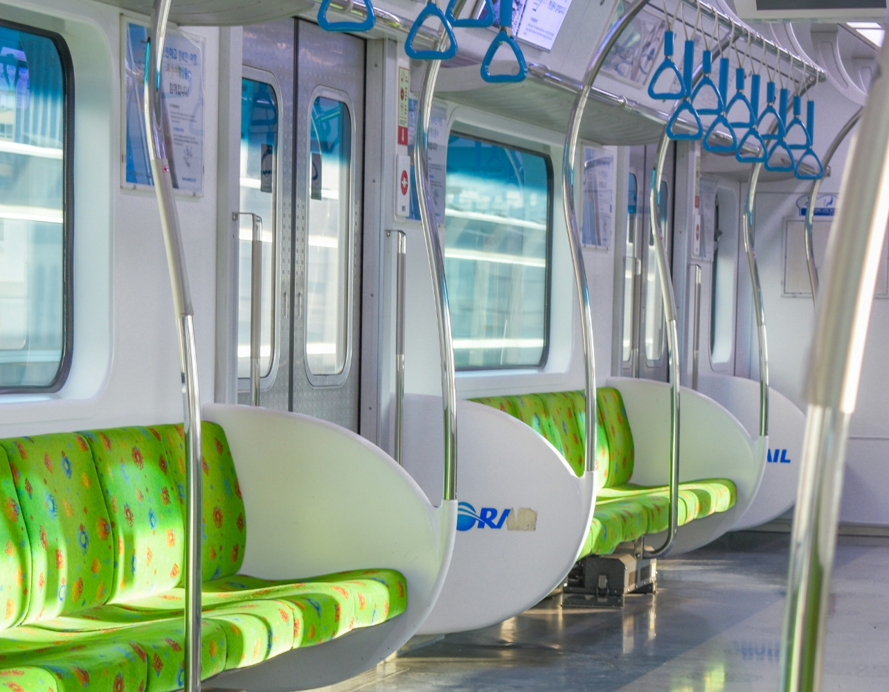 회사 가기 싫은 사람 주목! 지옥철 출근러들의 커뮤니티