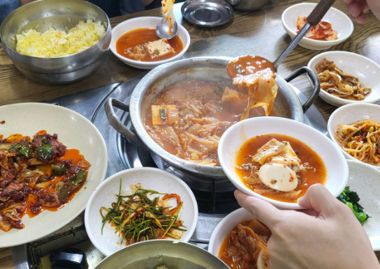 주민들이 애정하는 골목 맛집 3