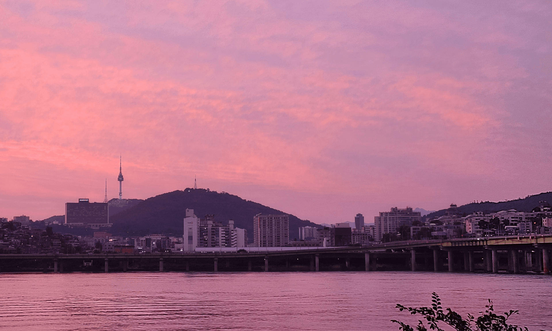 뭐하지 콘텐츠 배너 이미지
