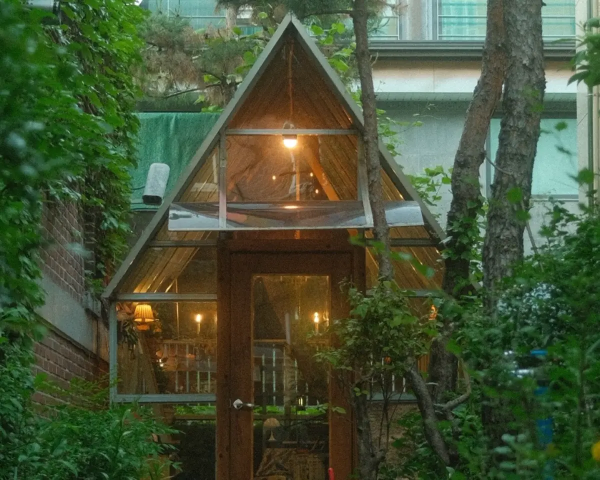 비밀 오두막에서 즐기는 프라이빗 북크닉