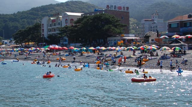 학동흑진주몽돌해변