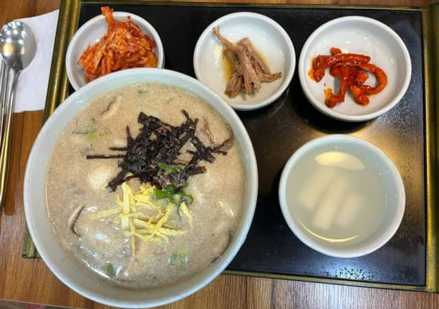 새봄떡국국수 서대문직영점