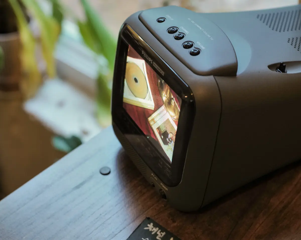 우리의 지금, 아날로그 캠코더에 담아봐요