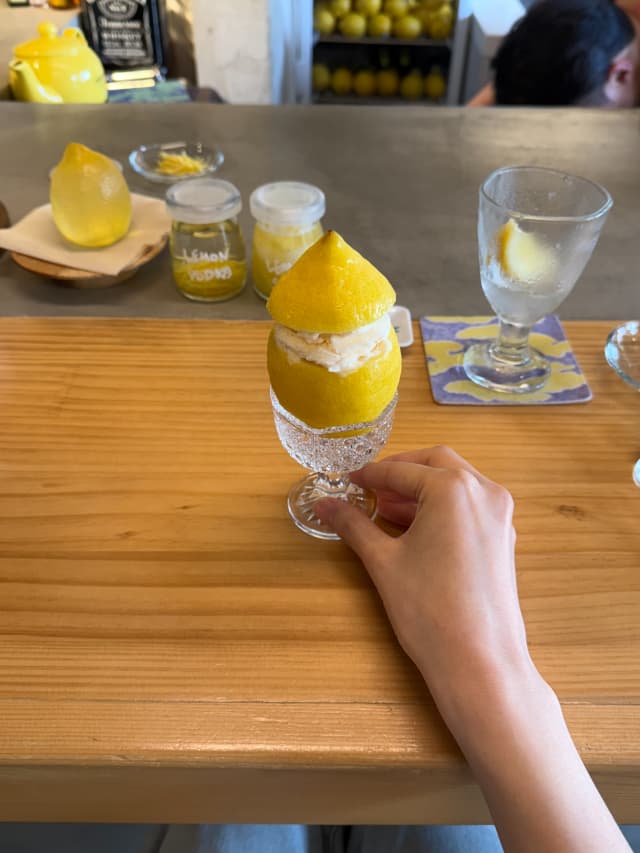 리틀스탠드레몽